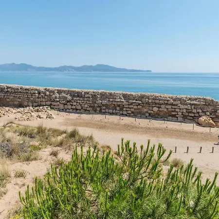 At Lescala Near Cala Montgo Holiday home *